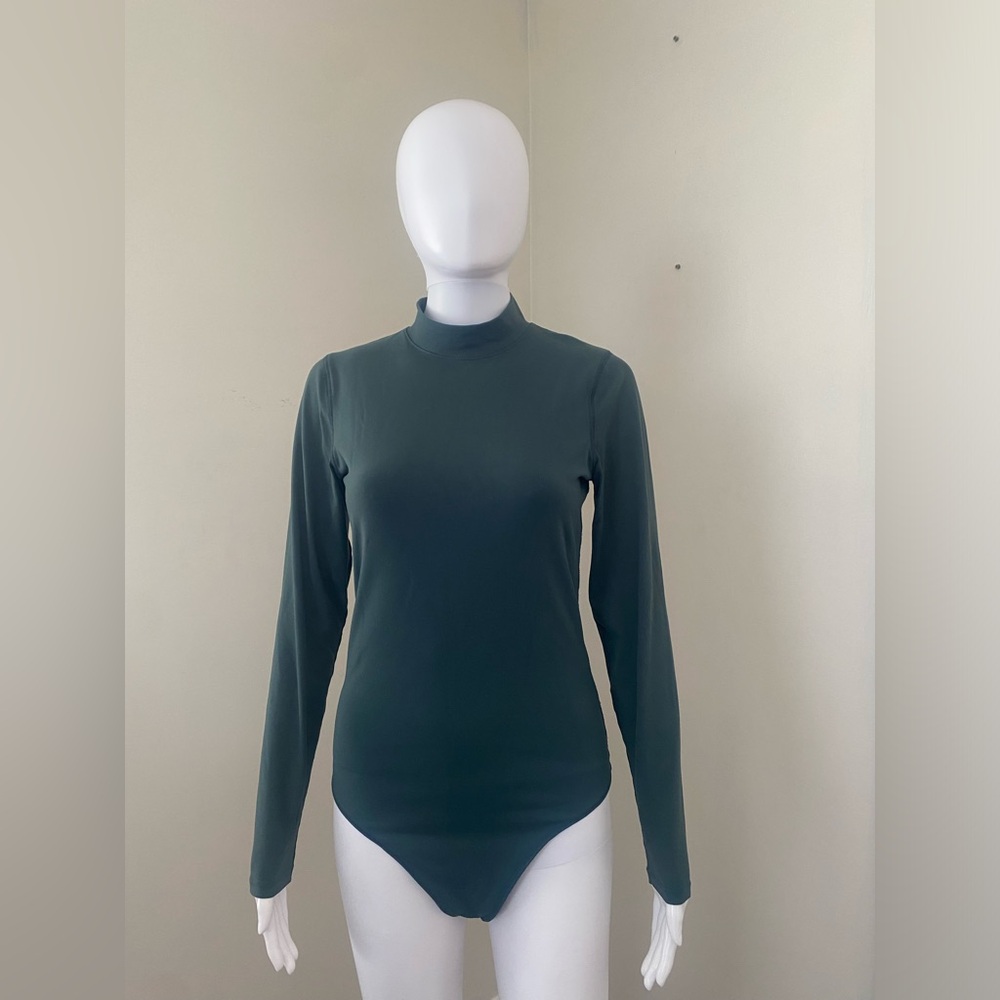 Abercrombie & Fitch Soft A&F Collection Turtleneck Long Sleeve Bodysuit Size Med